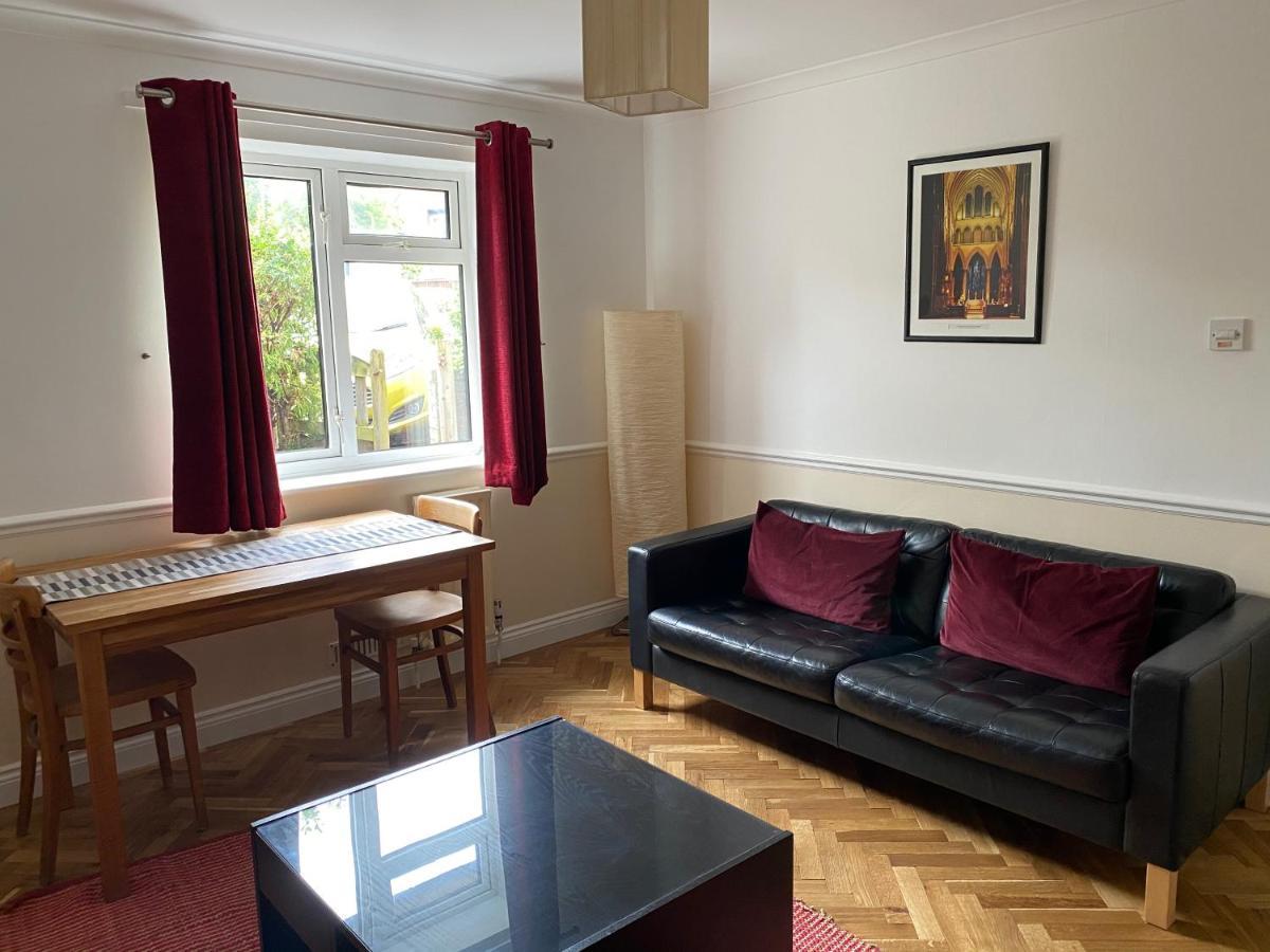 Byways Serviced Apartments Солсбери Экстерьер фото