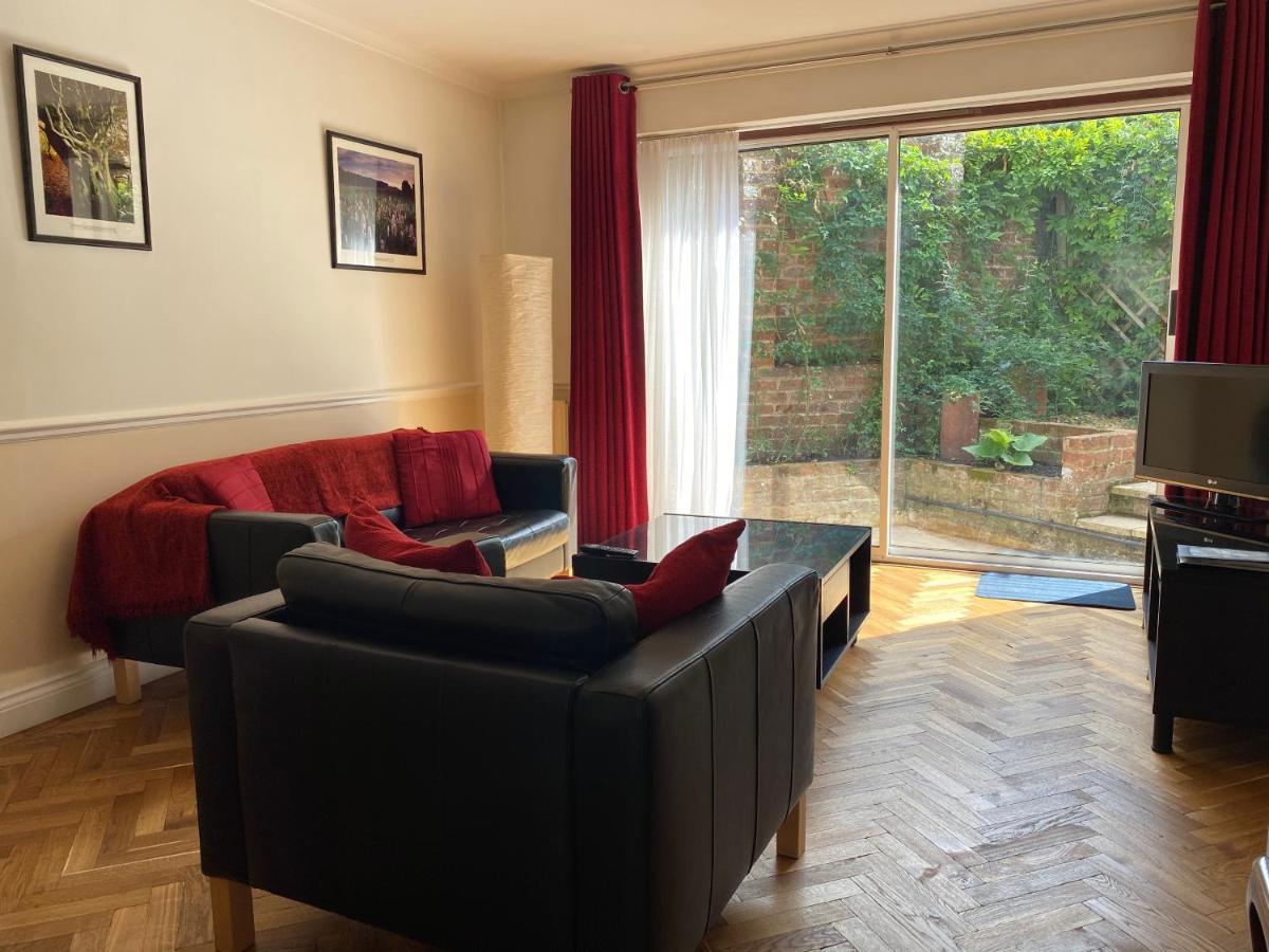 Byways Serviced Apartments Солсбери Экстерьер фото