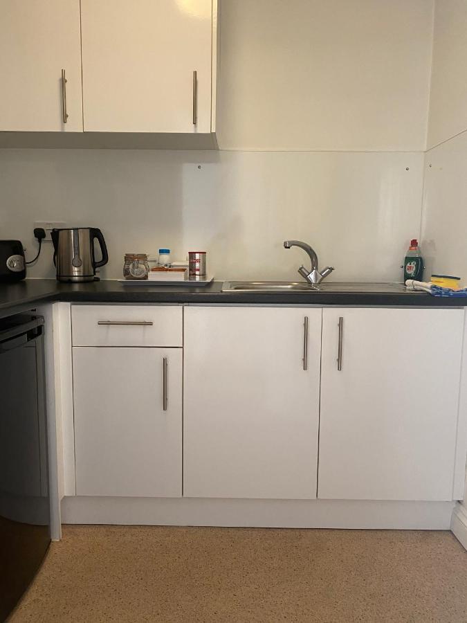 Byways Serviced Apartments Солсбери Экстерьер фото
