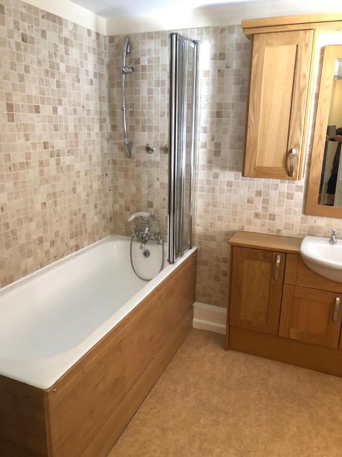 Byways Serviced Apartments Солсбери Экстерьер фото